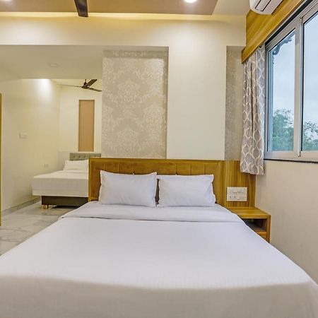 Sai Sagar Lodging & Boarding Ulhasnagar ภายนอก รูปภาพ