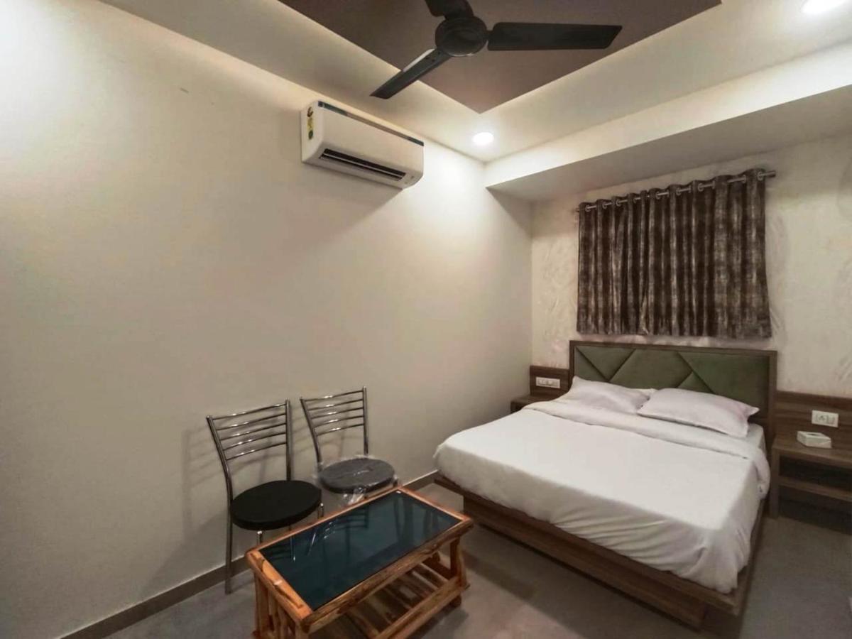 Sai Sagar Lodging & Boarding Ulhasnagar ภายนอก รูปภาพ