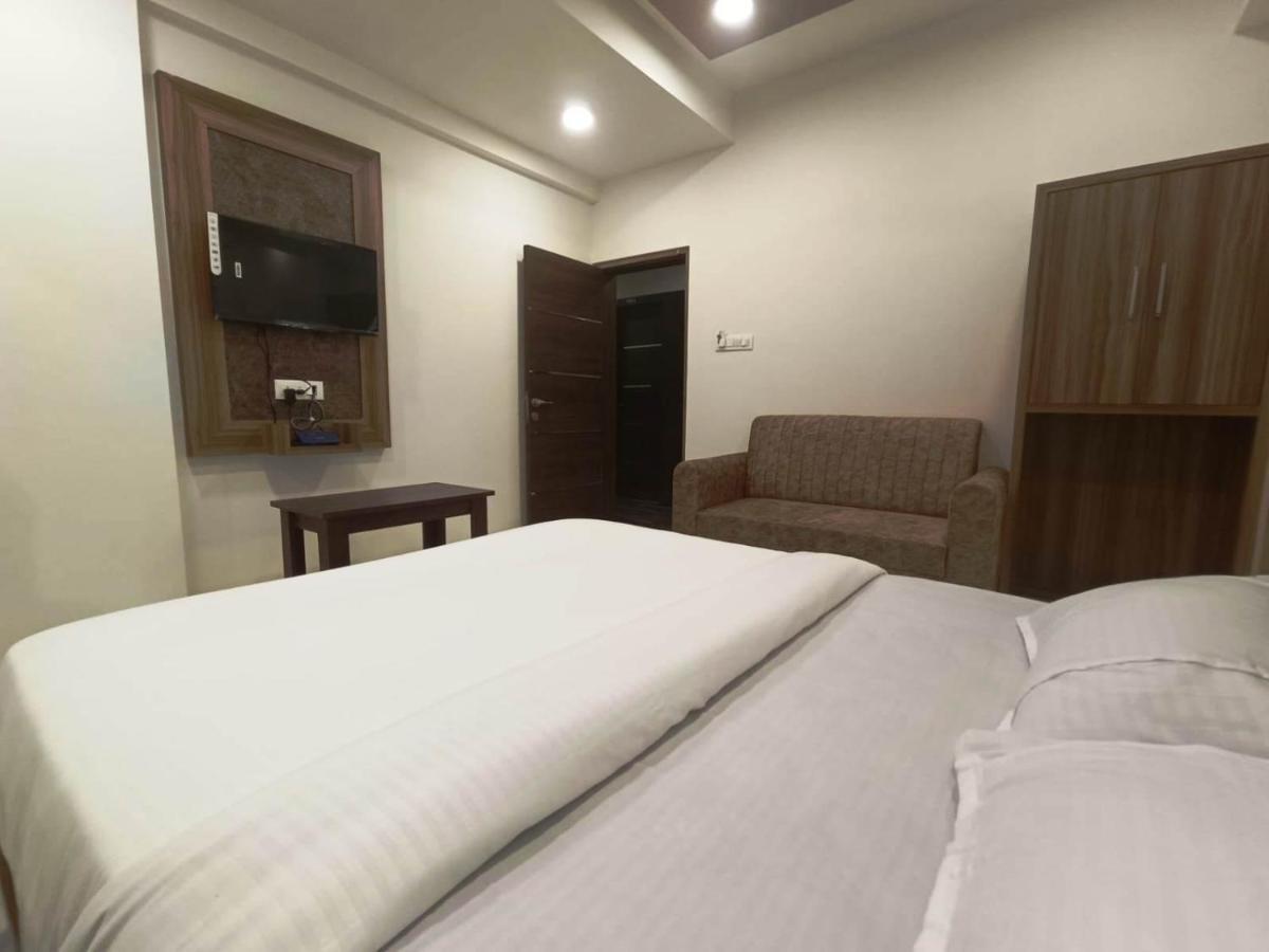 Sai Sagar Lodging & Boarding Ulhasnagar ภายนอก รูปภาพ