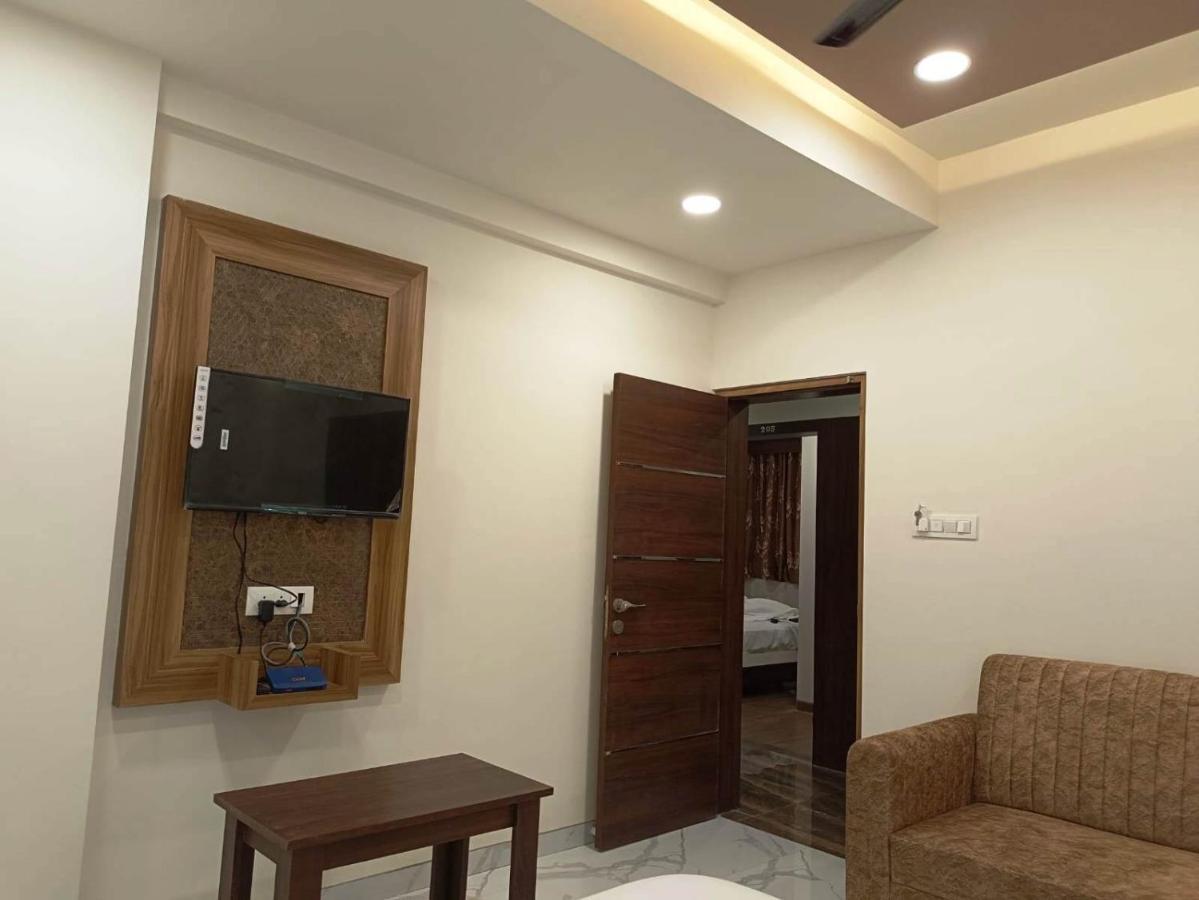 Sai Sagar Lodging & Boarding Ulhasnagar ภายนอก รูปภาพ
