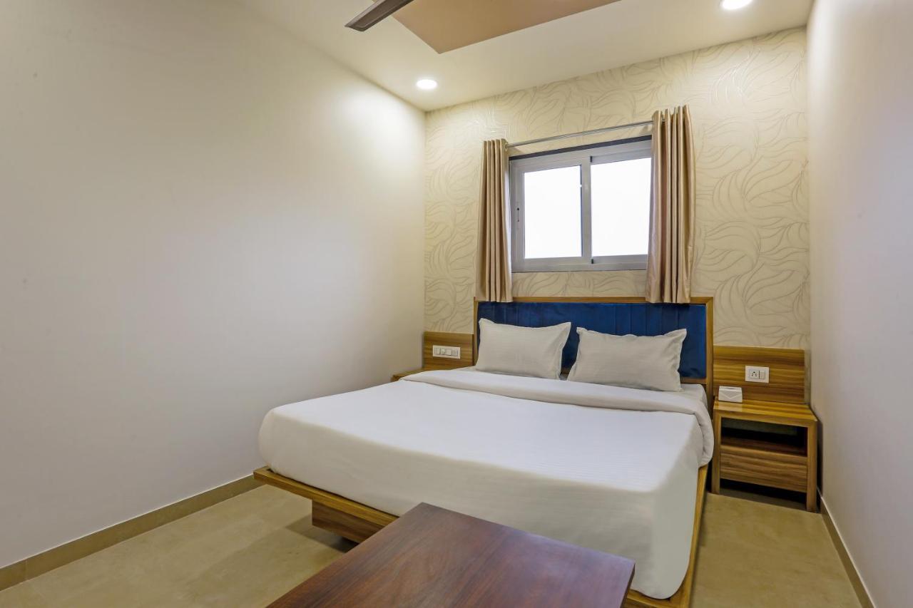 Sai Sagar Lodging & Boarding Ulhasnagar ภายนอก รูปภาพ